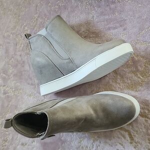 AK SPORT | Wedge Boots